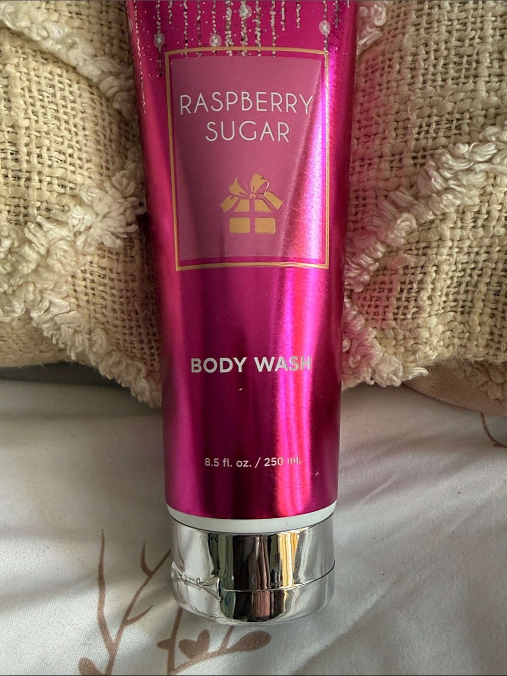 Upper Canada Soap Raspberry Sugar Body Wash - Pink